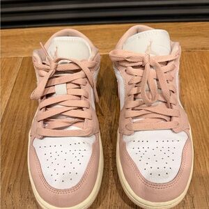 Air Jordan 1 low Women' Pink Oxford Sneakers